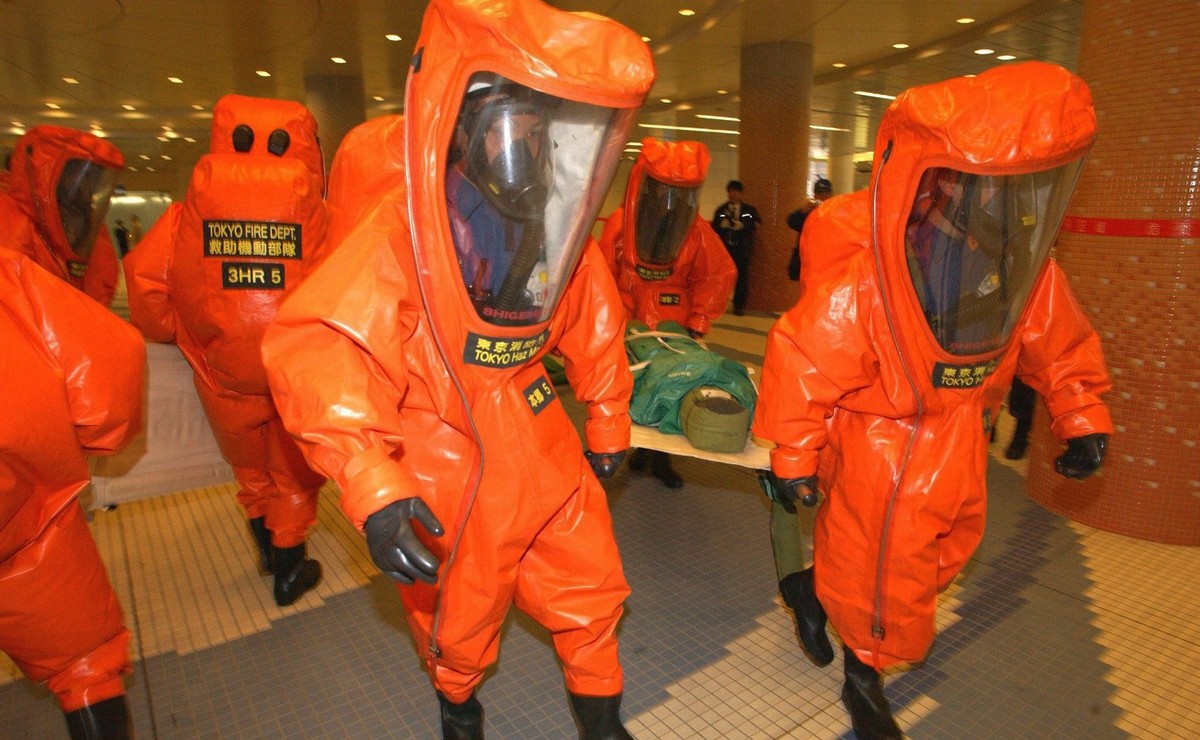Ćwiczenia japońskich strażaków w metrze w Tokio