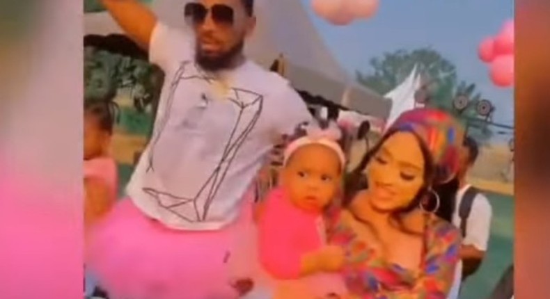 Nigerian music star D'banj, his wife Lineo and their daughter, Grace [NechesBlog]