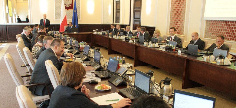 Rząd reformuje: będziesz żyć bez etatu i emerytury