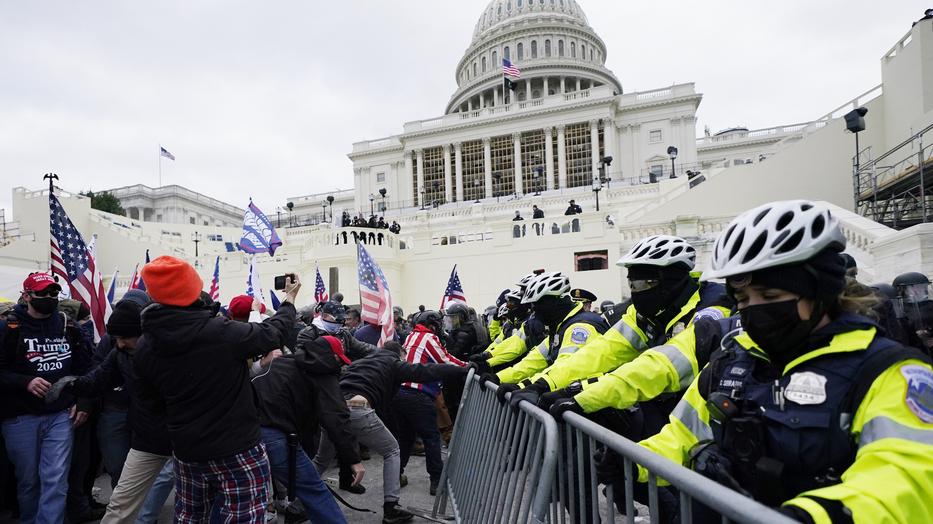 Donald Trump hívei január 6-án megtámadták a Capitoliumot / Fotó: MTI/AP