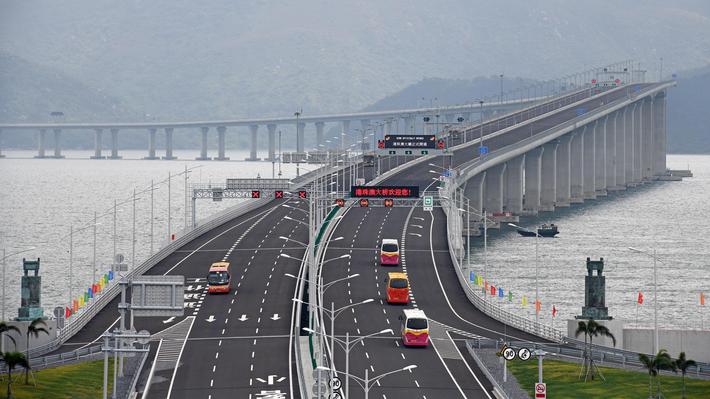 Hong Kong Zhuhai Macao Bridge Officially Opens