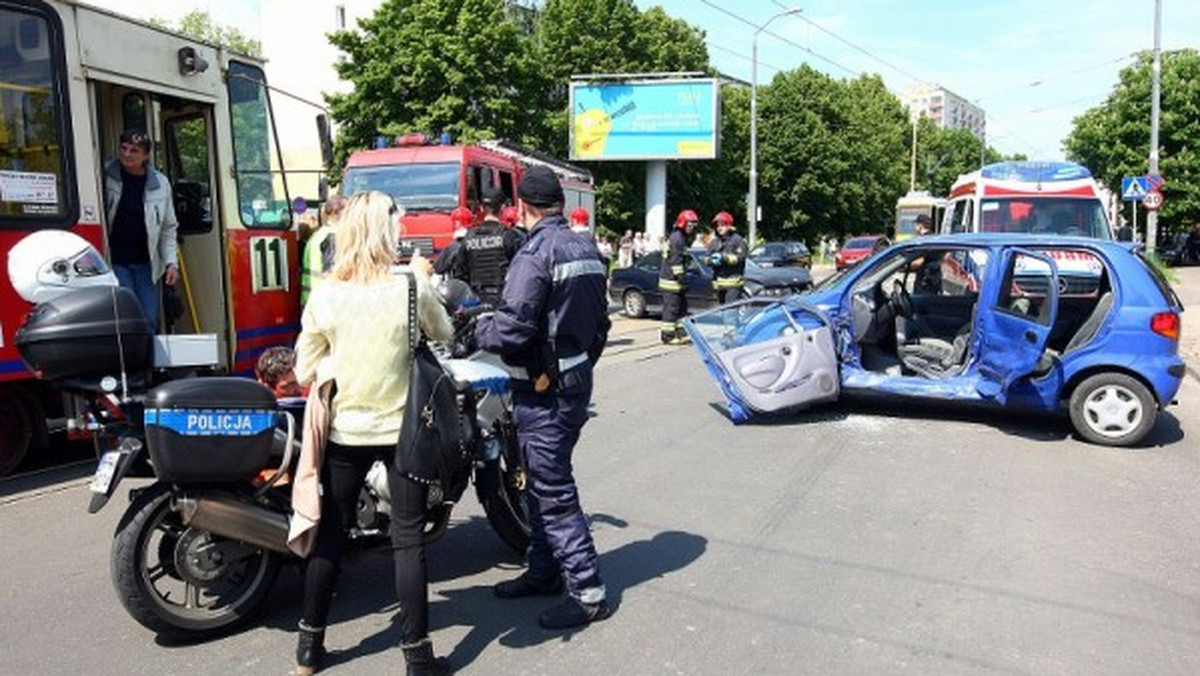 "MMSzczecin": Niedawny wypadek na Pomorzanach sprowokował wiele komentarzy naszych czytelników. - To nie pierwsze takie zdarzenie na Frysztackiej, trzeba coś z tym zrobić! - większość z nich utrzymana jest w takim tonie.