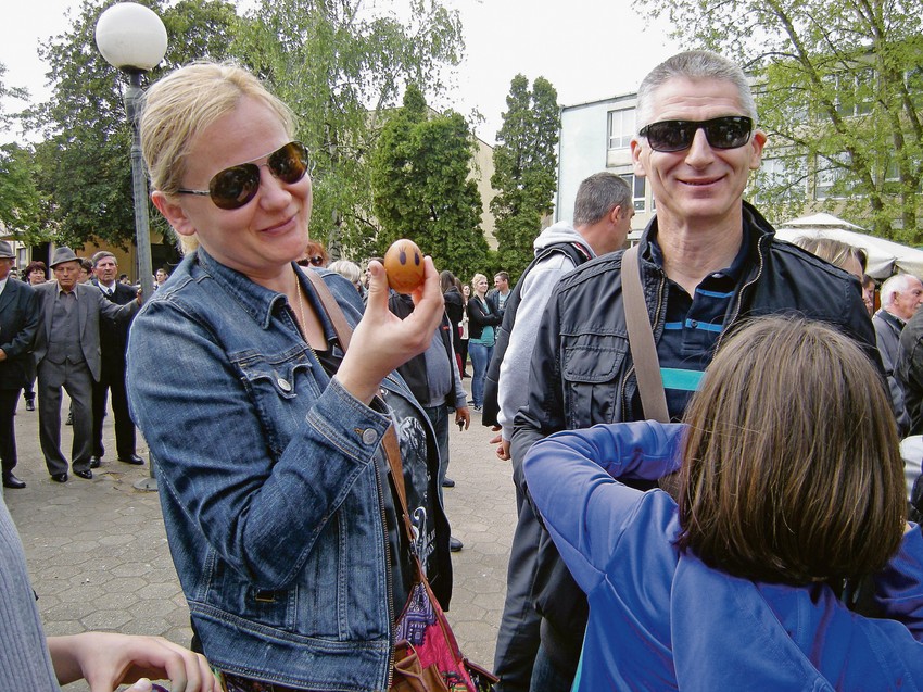 Svako u Mokrin dođe sa ofarbanim jajima