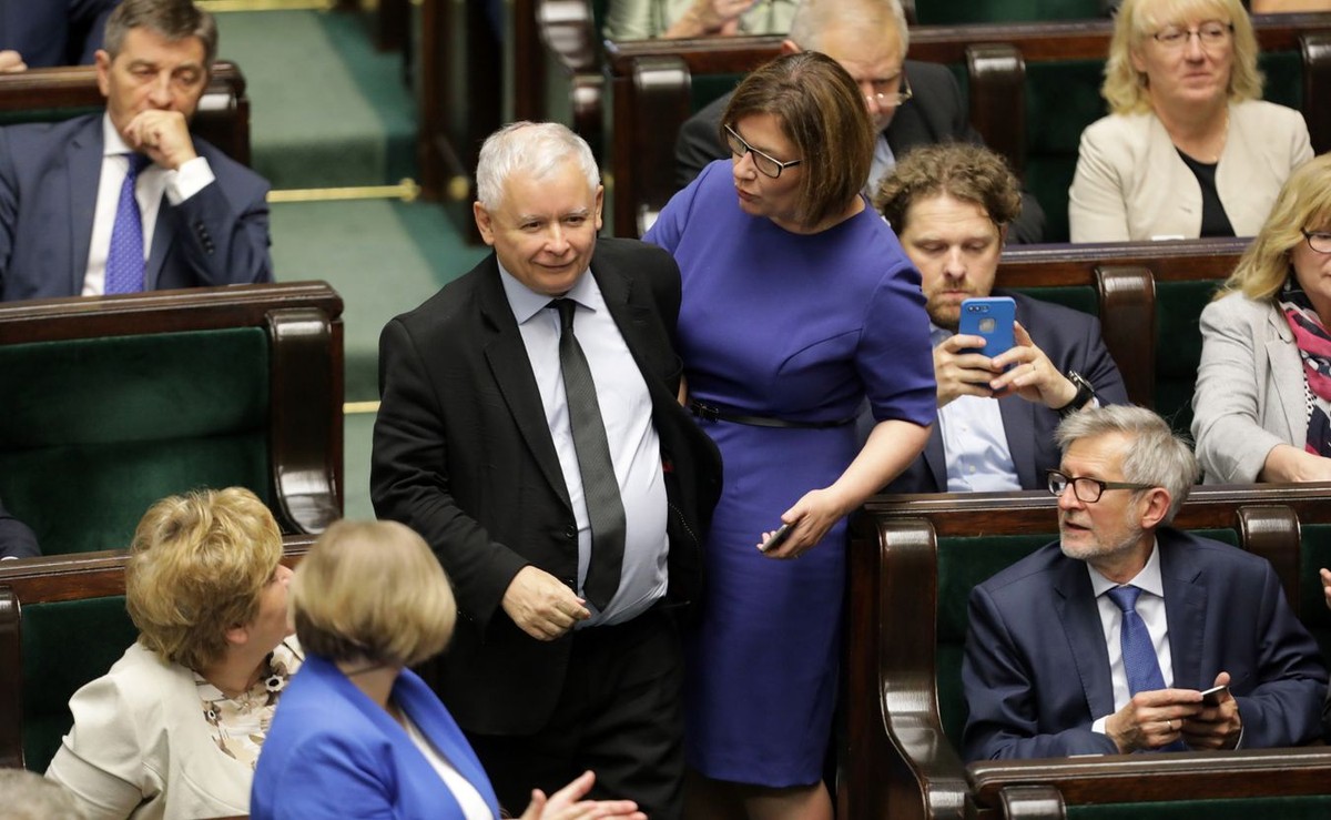 Jarosław Kaczyński i Beata Mazurek