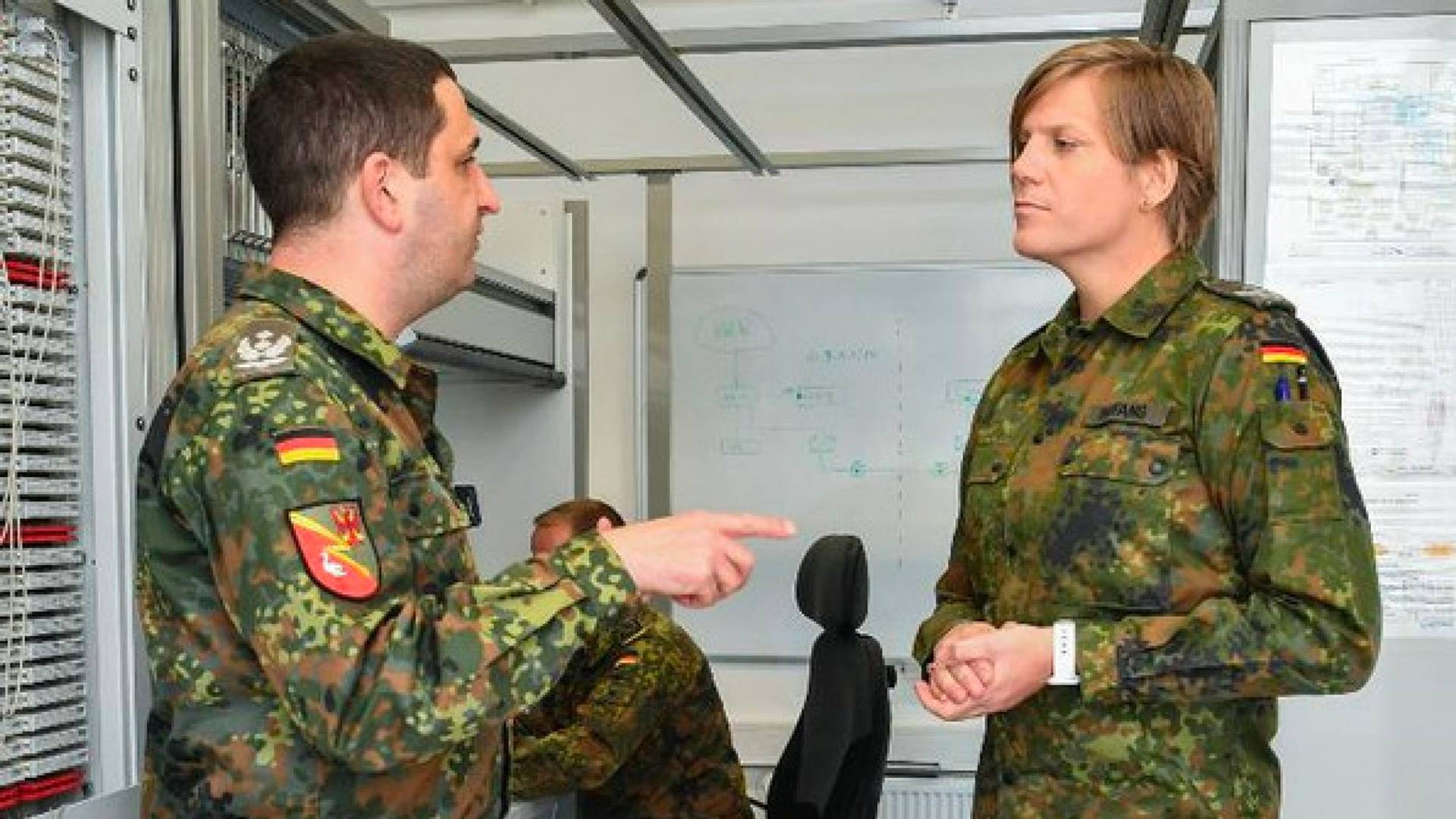 Transsexuelle Kommandeurin bei der Bundeswehr Noizz