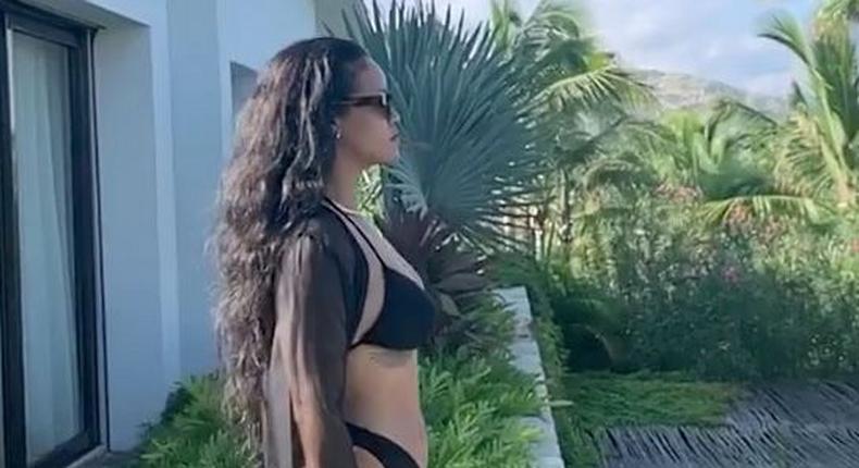 Rihanna Shows Off Toned Abs In New Bikini Video