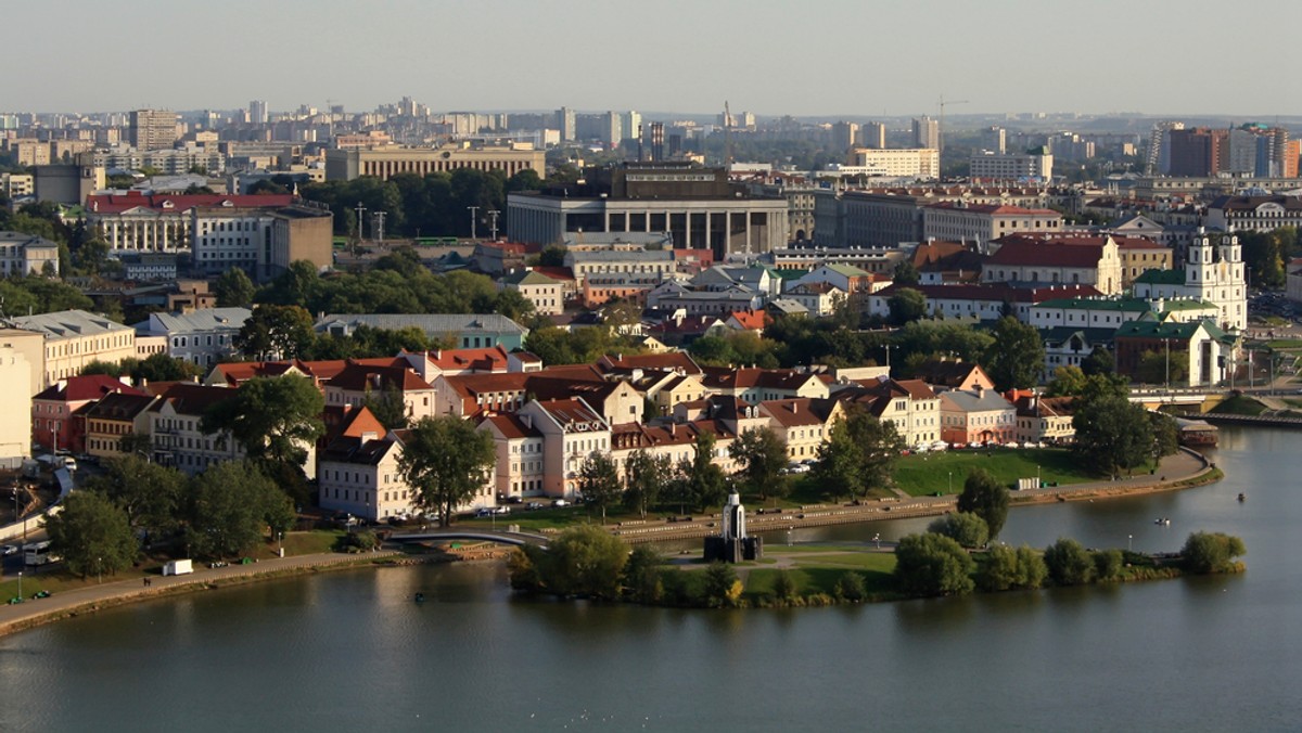 Prawie połowa Białorusinów jest gotowa zagłosować na urzędującego szefa państwa Alaksandra Łukaszenkę w wyborach prezydenckich 11 października – wynika z wrześniowego sondażu niezależnego ośrodka NISEPI, który opublikowano w środę.