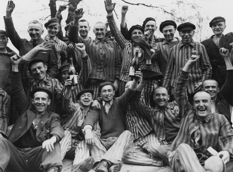 Wyzwoleni więźniowie niemieckich obozów