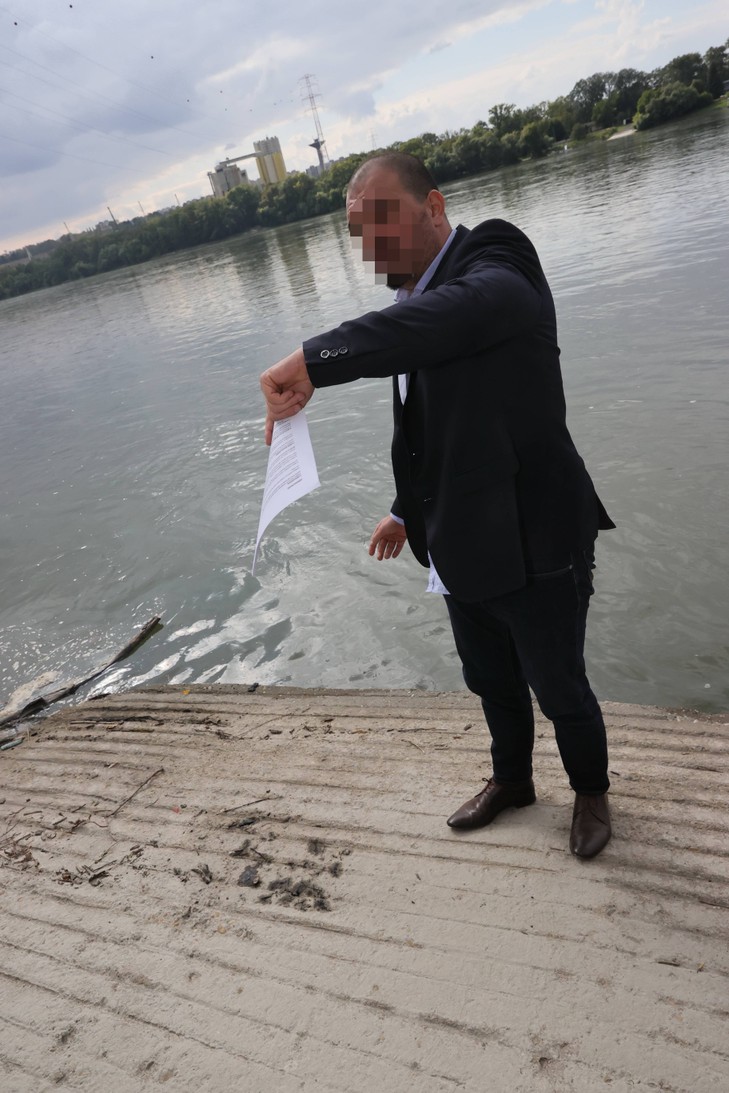 A hatóság szerint ennél a mólónál tűnt el a lány teste. B. maga vállalta, hogy eljön ide, mégis csak annyit ismételgetett, nem emlékszik / Fotó: Grnák László