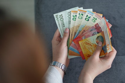 Polska nie wdraża e-złotówki. Tymczasem waluta przyszłości jest coraz bliżej