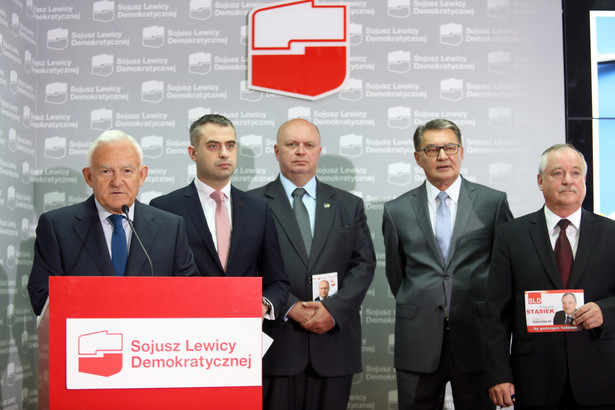 Konferencji prasowa pt. "Przedstawienie kandydatów SLD w wyborach uzupełniających do Senatu wraz z prezentacją projektu Samorządowcy do Senatu". Fot. PAP/Leszek Szymański