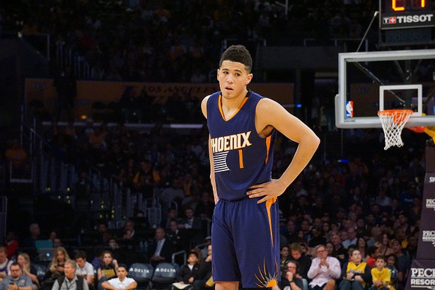 Liga NBA: Devin Booker najmłodszym w historii zdobywcą 70 punktów