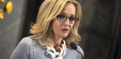 J.K. Rowling przekazała milion funtów na walkę z przemocą domową i dla bezdomnych