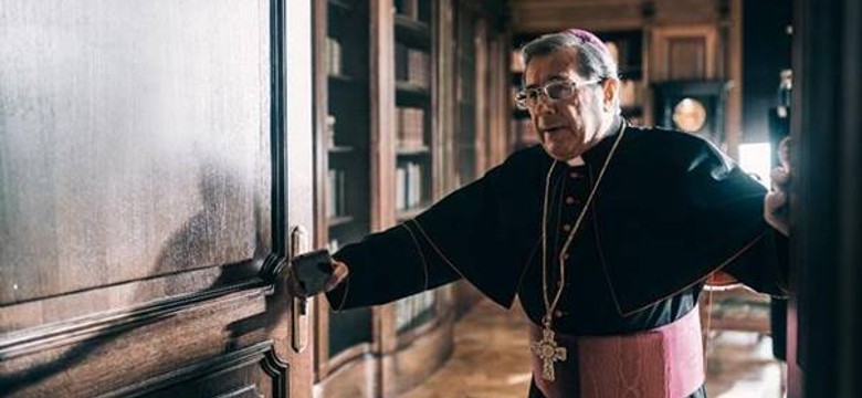 Biskup Gajos rzuca mięsem, czyli ZWIASTUN filmu "Kler" Wojciecha Smarzowskiego powrócił