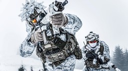 putin wciąż umacnia arktyczną fortecę. to najbardziej zmilitaryzowany