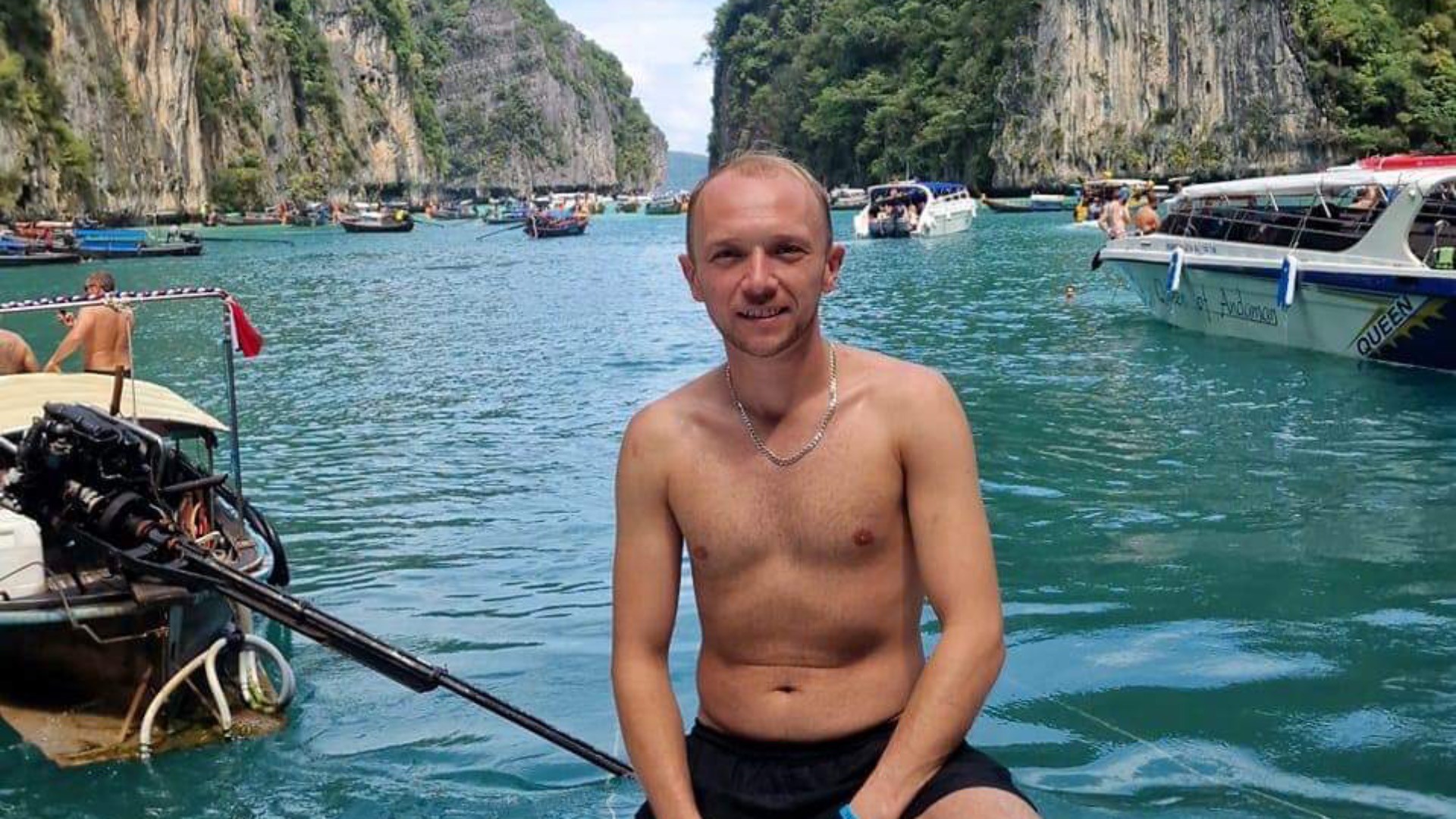 Kyle Campbell zomrel po nehode na motorke v Thajsku krátko pred svadbou. 