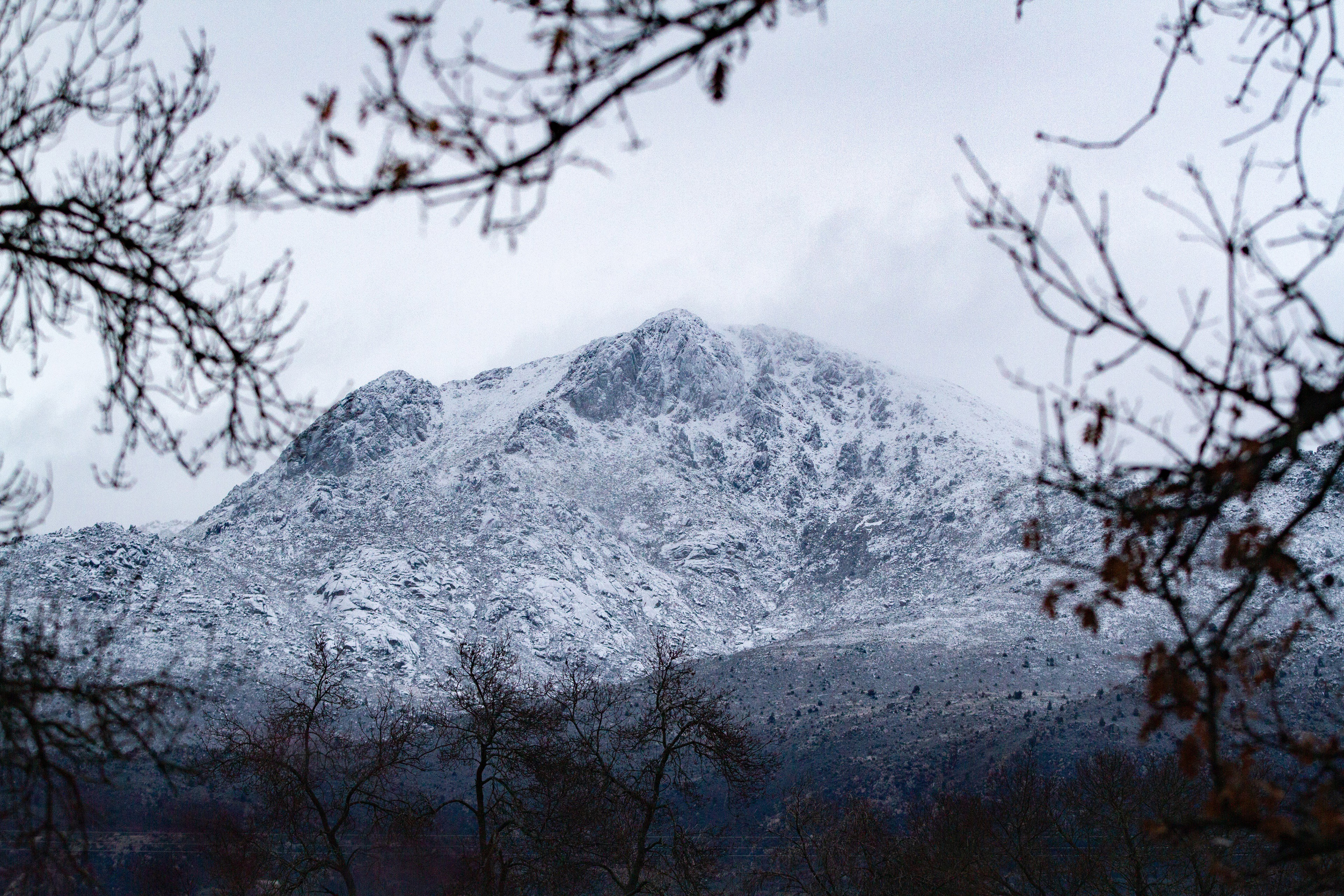 ¿Vas a la Sierra este sábado? Aemet activa alerta naranja por vientos extremos