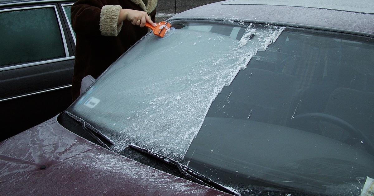 Co zrobić, by rano szyby auta nie były pokryte lodem?