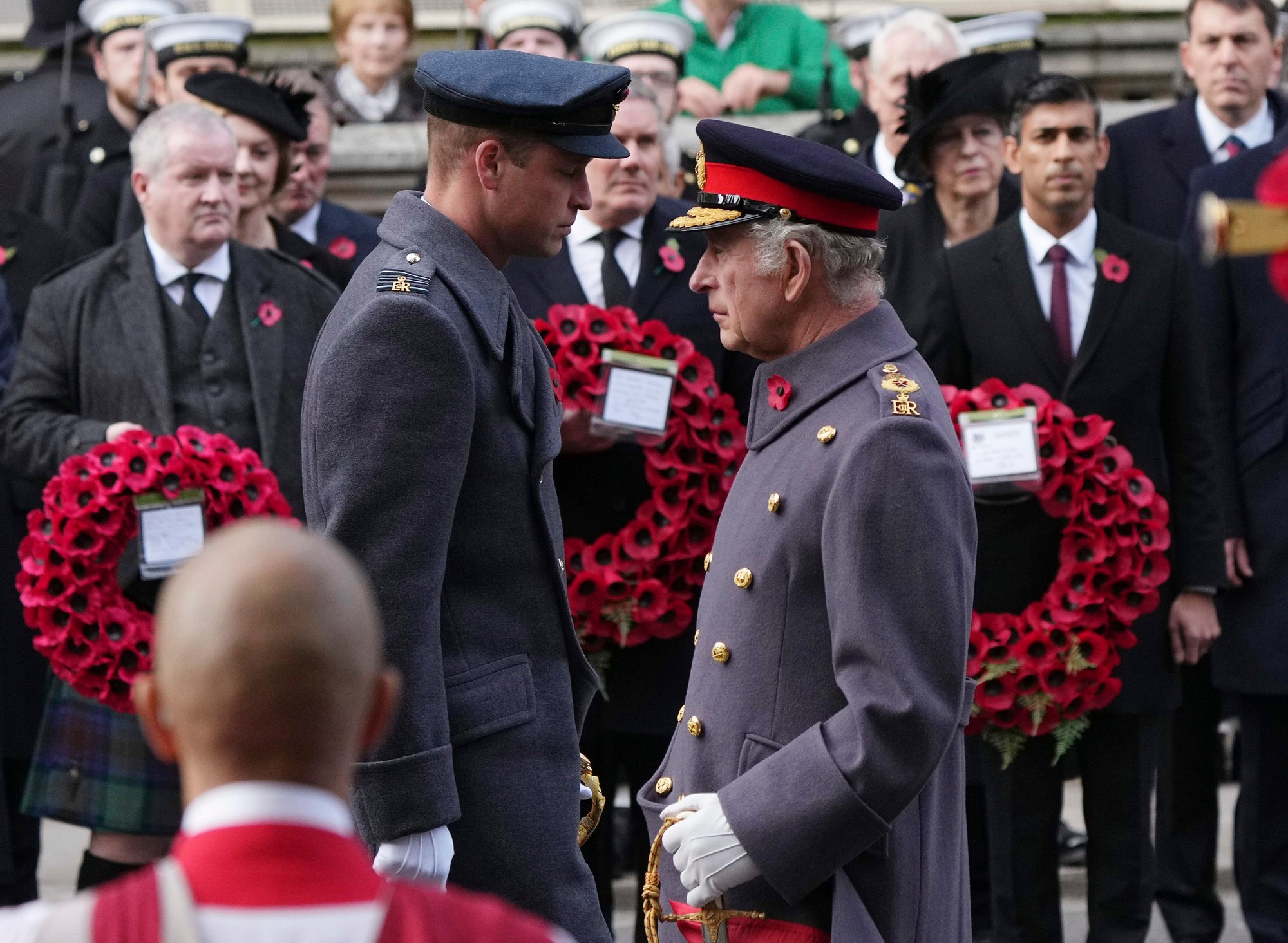 Karol III. položil veniec k pomníku padlých vojakov na londýnskej ulici Whitehall (Cenotaph).