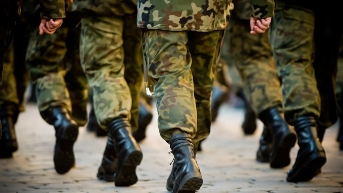 Sejm znowelizował w czwartek ustawę o zakwaterowaniu sił zbrojnych. W myśl nowych przepisów przy zakupie lokali z zasobów Wojskowej Agencji Mieszkaniowej (WAM) żołnierzom i ich rodzinom będzie przysługiwała nie 60-proc. a 95-proc. bonifikata.