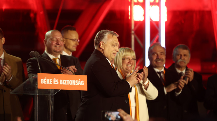 Orbán Viktor bejelenti, hogy a Fidesz-KDNP megnyerte  váalsztást /Fotó: Pozsonyi Zita  