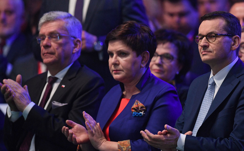 "Pragnę zapewnić, że (...) rząd premiera Mateusza Morawieckiego zrealizuje cała piątkę do końca lata" - oświadczyła rzeczniczka rządu.