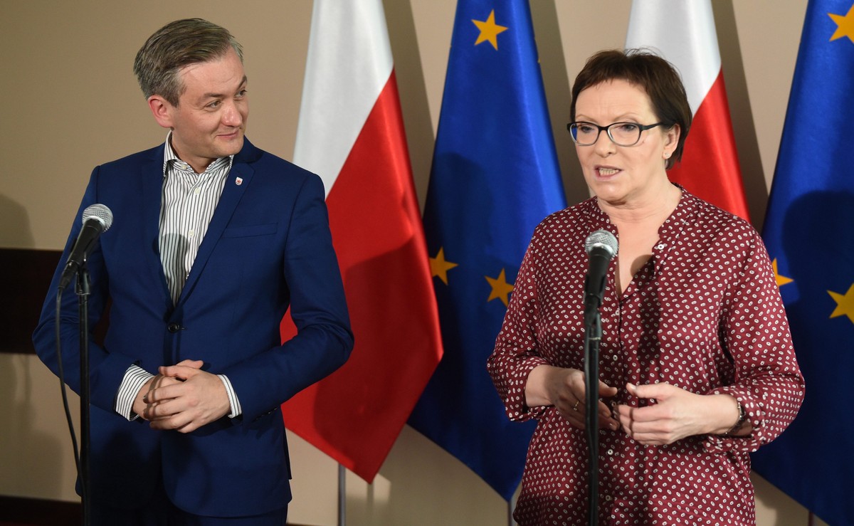 Rok 2015, prezydent Słupska Robert Biedroń gości w mieście premier Ewę Kopacz