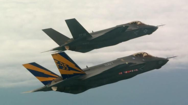 F-35C - lot w formacji