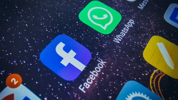 Ikony aplikacji Facebook i WhatsApp