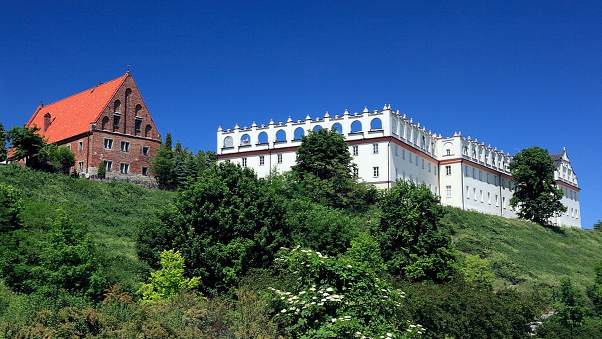 Samorząd Sandomierza przejął zarząd nad Muzeum Okręgowym. We wtorek burmistrz wystąpił także do PTTK o przekazanie Bramy Opatowskiej i podziemnej trasy turystycznej. Chce połączyć administrowanie zabytkowymi obiektami.