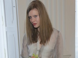 Oryginalnie piękna: córka Bogusława Lindy na inauguracji "Balu Debiutantek"