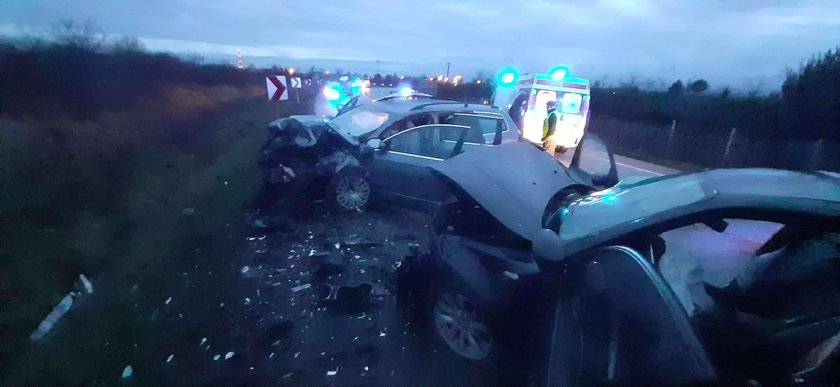 Tragedia na drodze w Kutnie. Dwie osoby nie żyją