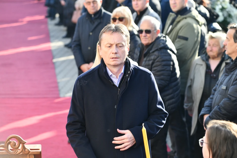 Darko Glišić na sahrani Dragana Markovića Palme