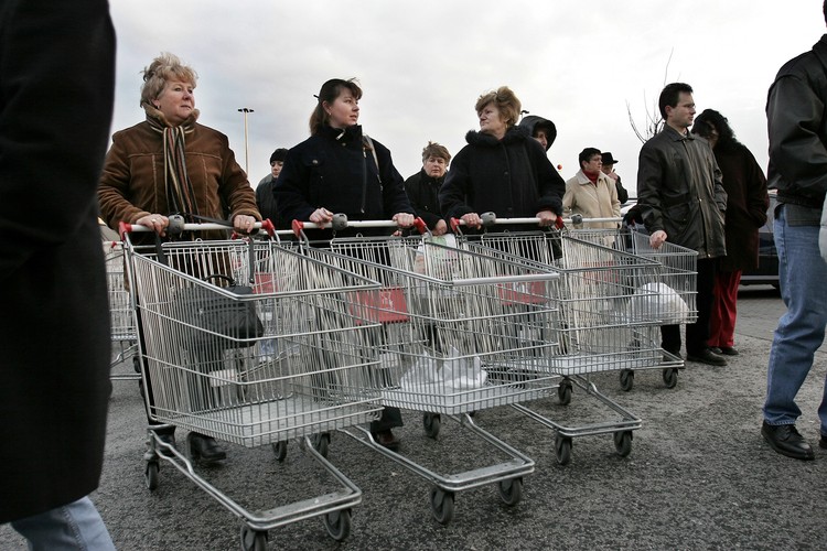 Jeżeli za wyznacznik wziąć płacę minimalną, odrobinę zamożniejsi są mieszkańcy <b>Słowacji</b>. Tam najniższe wynagrodzenie wynosiło 352,00 EUR (1 518PLN), a więc 91% tego co u nas.