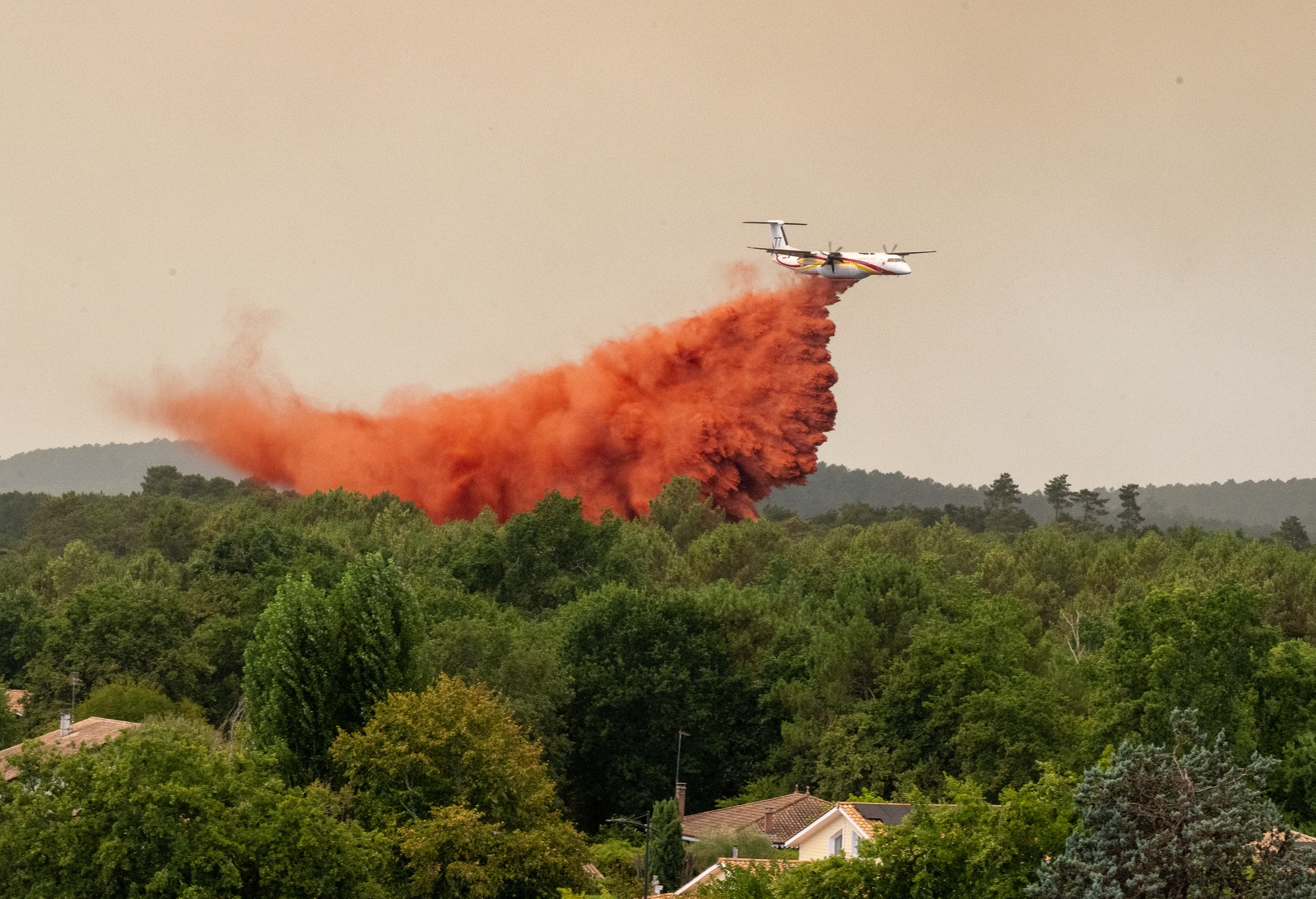 Pre požiare vo Francúzsku evakuovali vyše 100 000 ľudí.