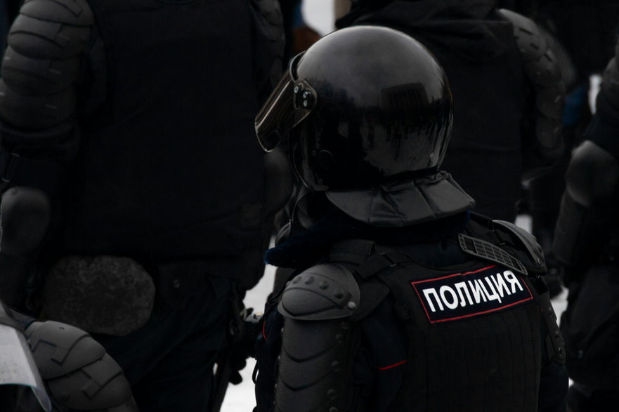 Rosyjski policjant podczas demonstracji prodemokratycznej w Moskwie, 2021 r.