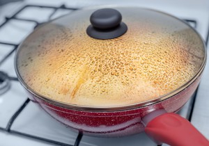 Kako skinuti masnoću sa staklenih poklopaca za samo 2 minuta