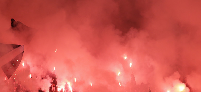 Dwadzieścia tysięcy kibiców z trybun obejrzało derby Belgradu
