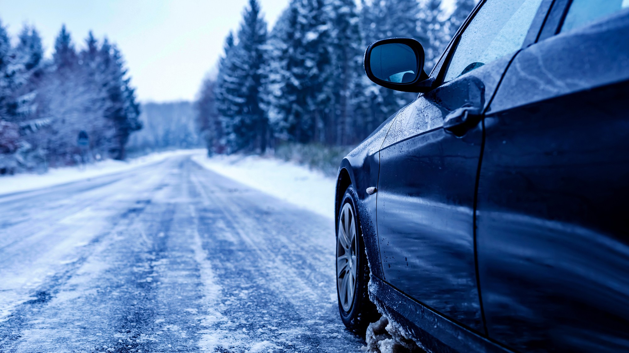 Horské priechody sú zjazdné s obmedzeniami. (ilustračné foto)