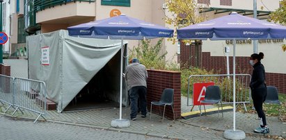 Alarm! Brakuje rąk do pracy przy walce z koronawirusem. Szpital szuka wolontariuszy