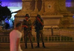 Tureckie wojsko ogłasza przejęcie władzy w Turcji. CO WIEMY DO TEJ PORY?