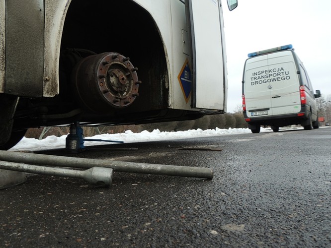 Bez hamulców i w kłębach dymu - tak podróżowały dzieci w Bydgoszczy