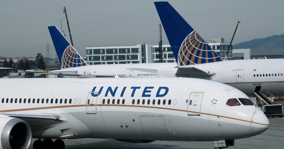 The world's biggest airlines are canceling flights as they face jet ...