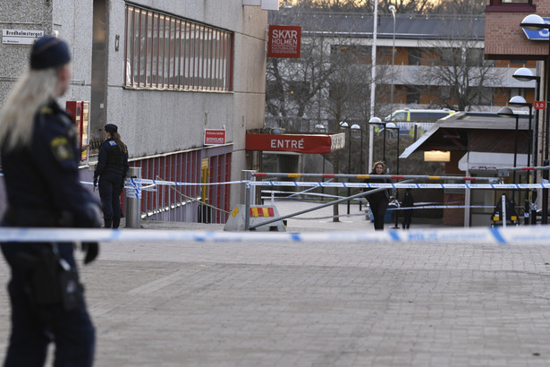 Mieszkający w Sztokholmie 39-letni mężczyzna polskiego pochodzenia został zastrzelony w środę wieczorem w dzielnicy Skarholmen