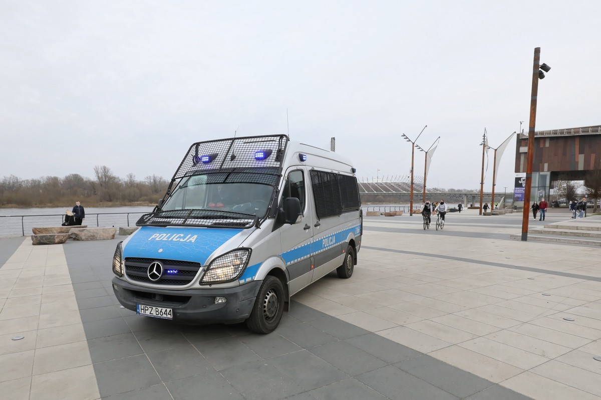 Policja na warszawskich bulwarach