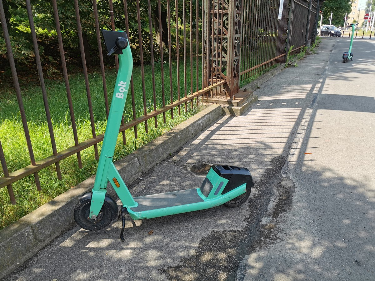 Koniec jazdy po chodniku? Mandaty nawet do 2500 złotych