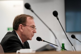 Mariusz Kamiński opuścił posiedzenie sejmowej komisji śledczej. Po chwili wrócił