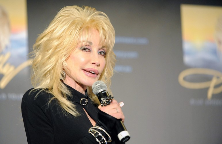Dolly Parton podczas konferencji prasowej w Melbourne