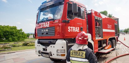 Tragedia w Ełku. W pożarze kampera zginęły dwie osoby. Ich dzieci cudem przeżyły