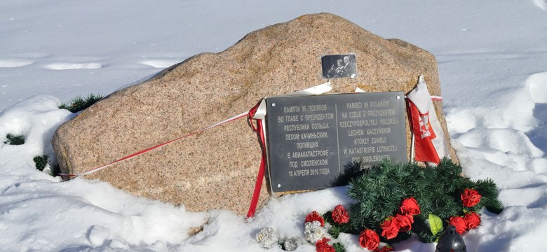 Rosjanie nie zgadzają się na większy pomnik. Tak dziś wygląda miejsce katastrofy smoleńskiej [WIDEO]